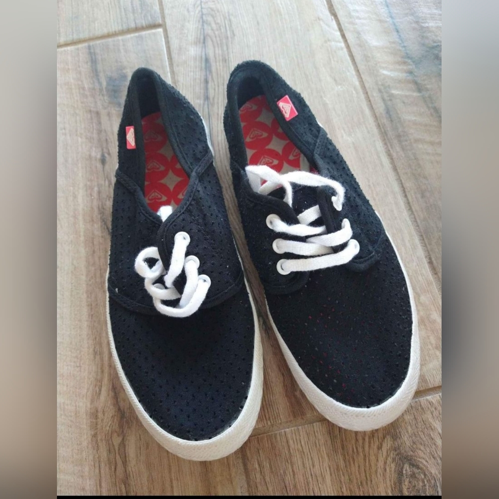 Roxy black flats